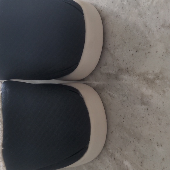 EUC Toms Casual Slipper Shoe - Picture 4 of 8